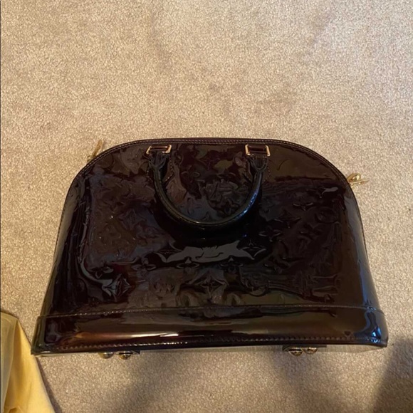 LV alma pm $1500 (mint condition) comes with box, dust bag and receipt - Picture 1 of 5